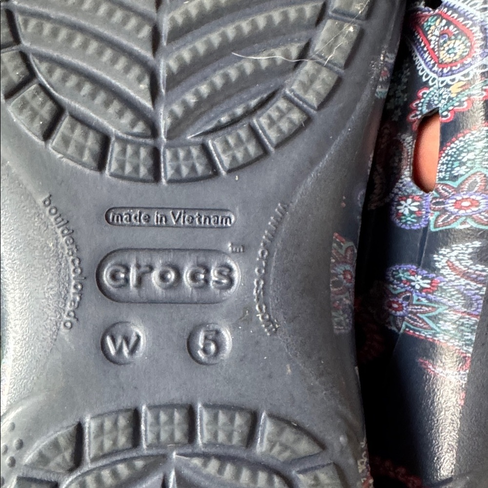 CROCS Blue & Purple Paisley slip on Clogs size 5 - Picture 5 of 6